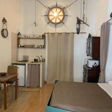 Ferienwohnung La Tana Dei Pirati 2 Neapel Exterior foto